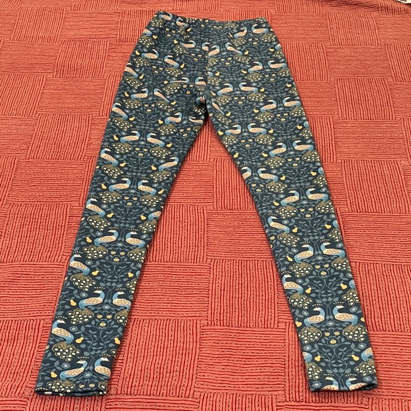 Just Cozy size women’s m/l peacock & Floral Patterned velour Leggings - Picture 4 of 13
